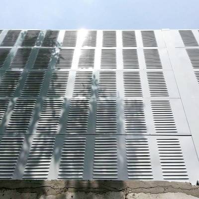 吸音百叶孔声屏障_小区用抗风化声屏障_河北朗安声屏障